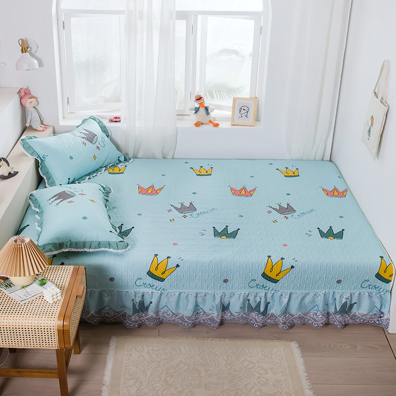 anti-skidding Bed cover