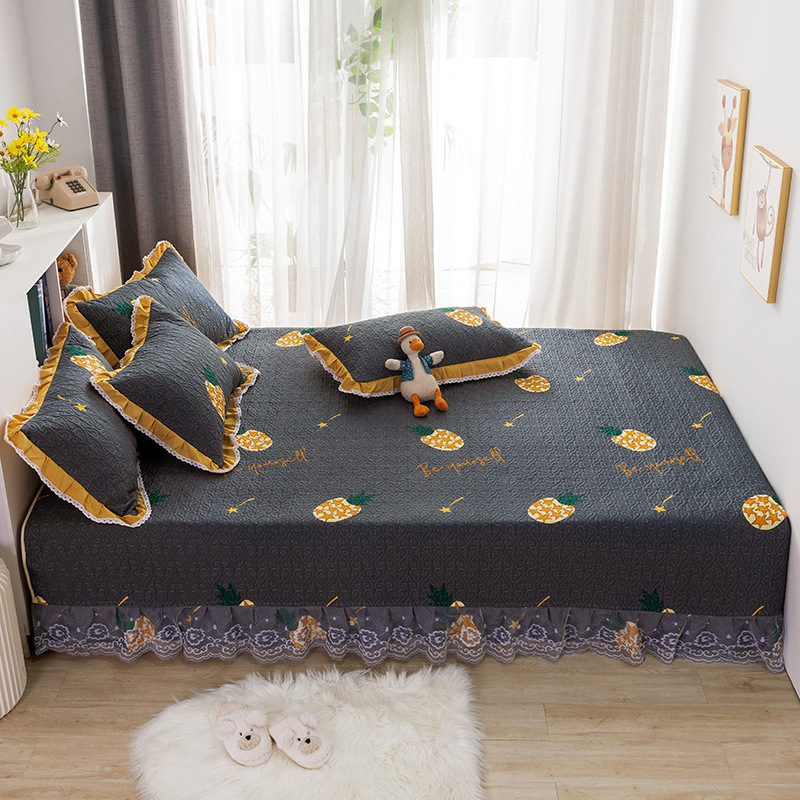 anti-skidding Bed cover